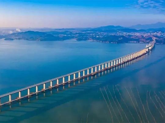 中國(guó)首條跨海高鐵開始鋪軌！高質(zhì)量砂石骨料助力高鐵建設(shè)